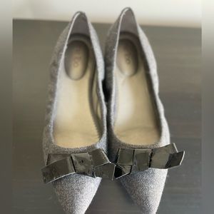 Like New!! Women’s Me Too Flats with bows